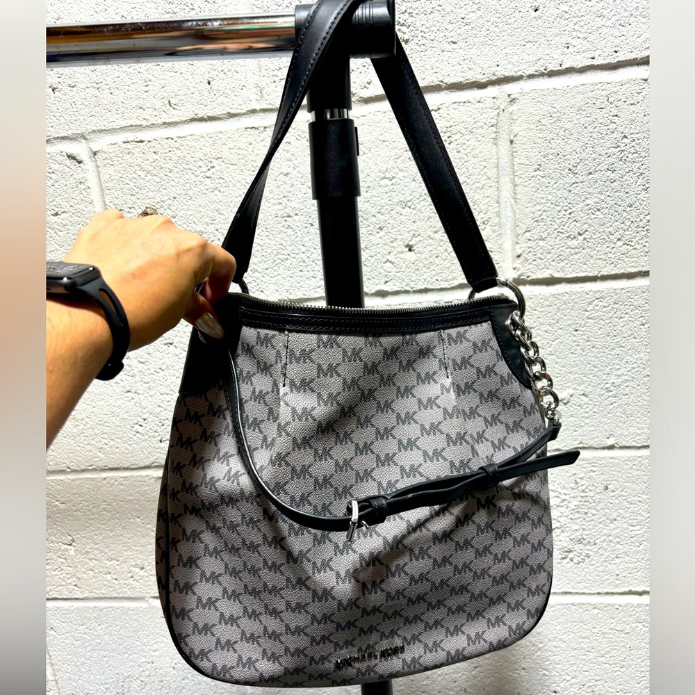 Gorgeous gray and black MK crossbody/shoulder bag!